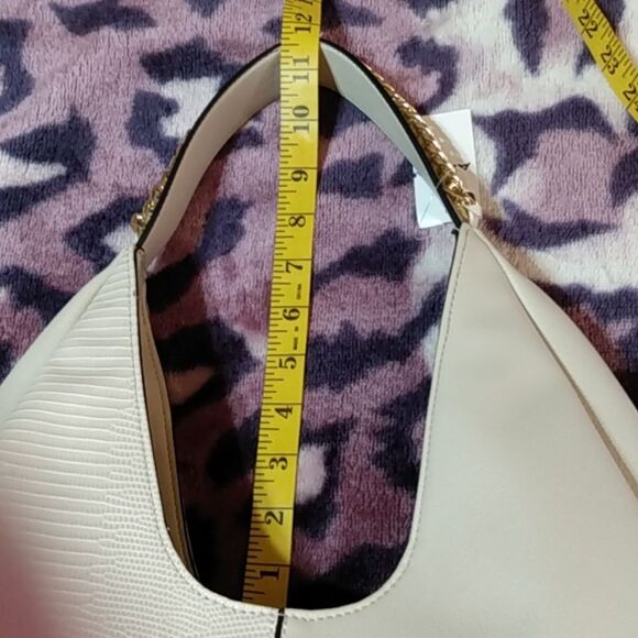 ALDO Pebble-Grain Shoulder Bag – Cream‎ – Gold-Chain Strap - Picture 15 of 16